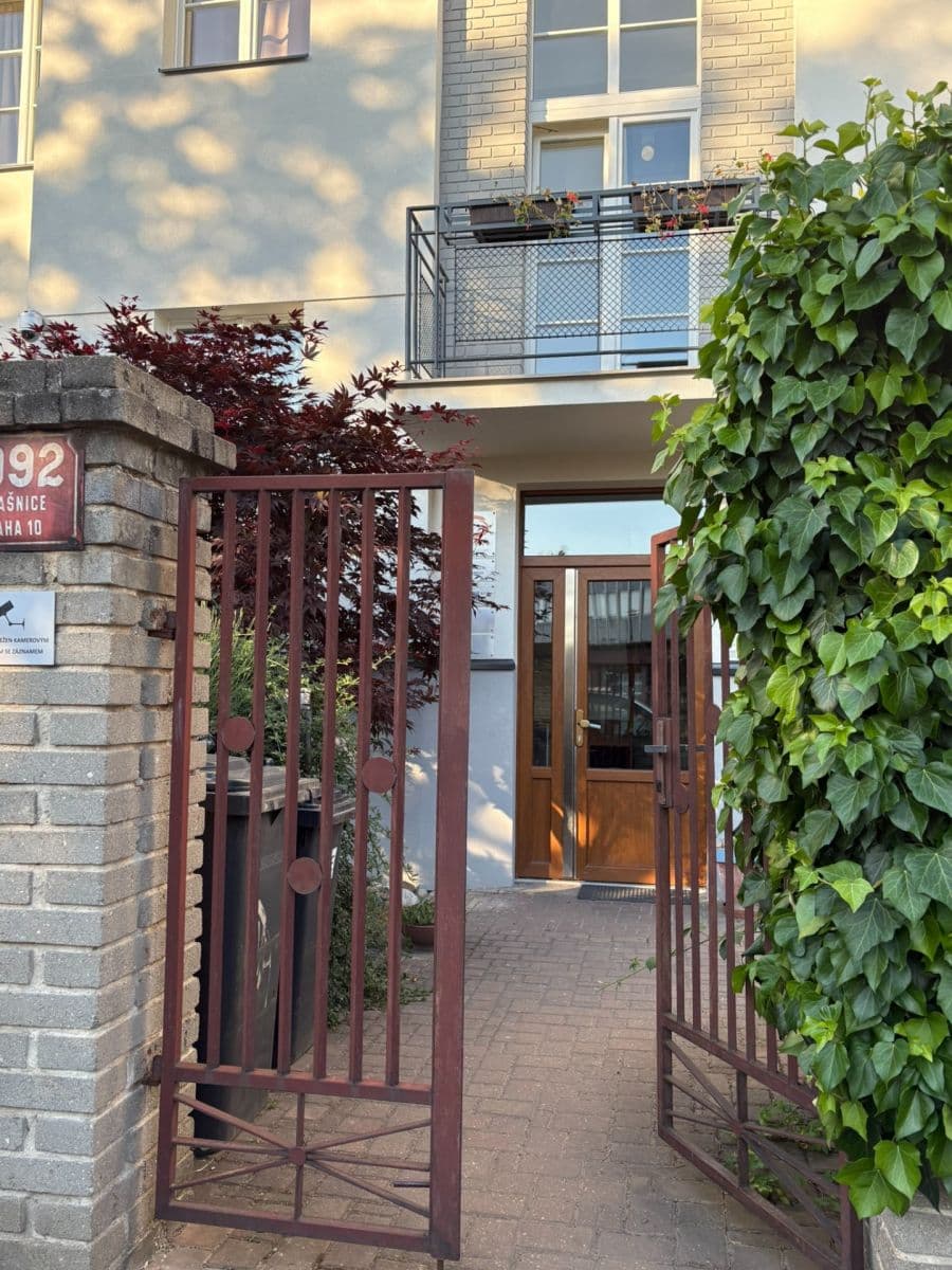 Prenájom bytu 2-izbový 55 m², Světická, Praha, Praha Prenájom bytu 2-izbový 55 m², Světická, Praha, Praha