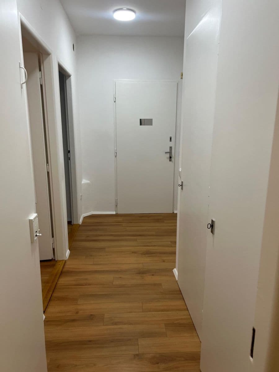 Prenájom bytu 2-izbový 46 m², Terronská, Praha, Praha Prenájom bytu 2-izbový 46 m², Terronská, Praha, Praha
