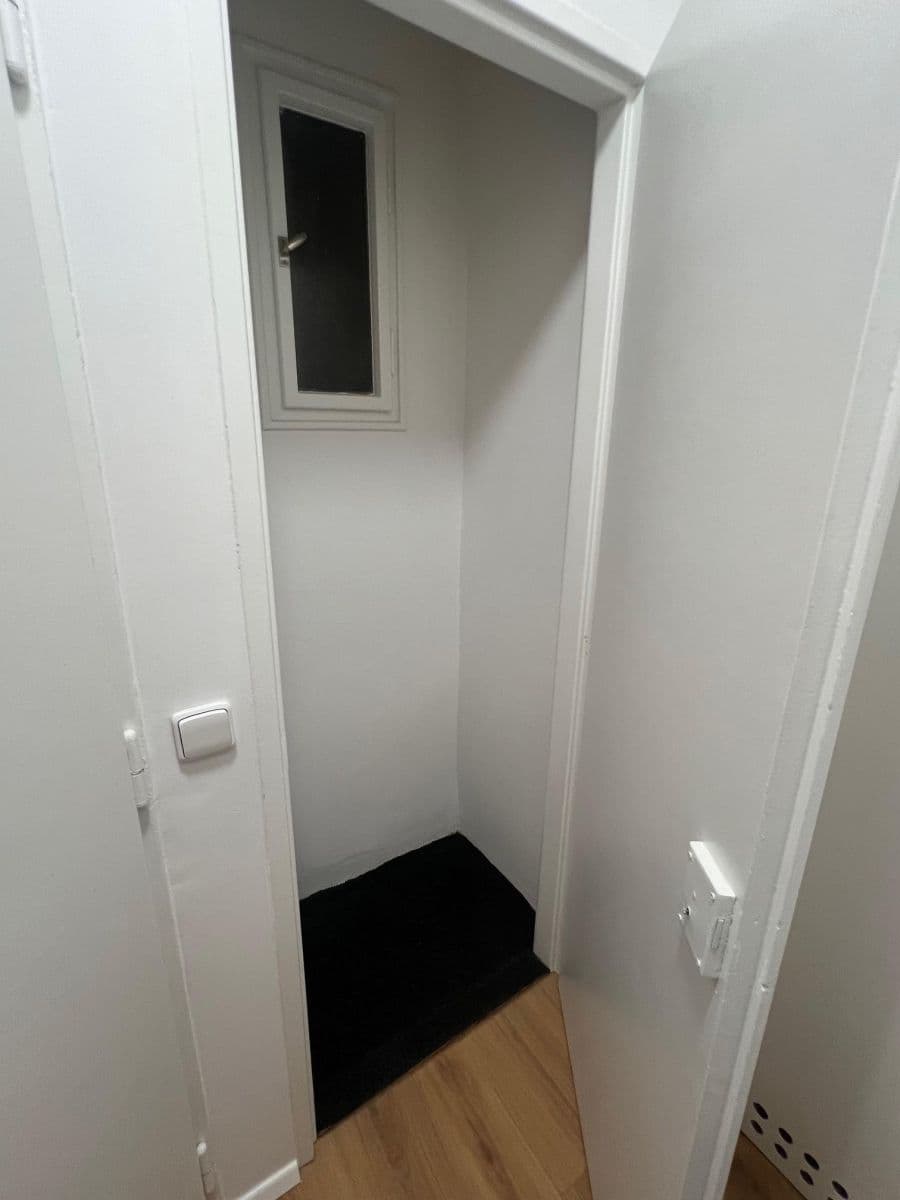 Prenájom bytu 2-izbový 46 m², Terronská, Praha, Praha Prenájom bytu 2-izbový 46 m², Terronská, Praha, Praha