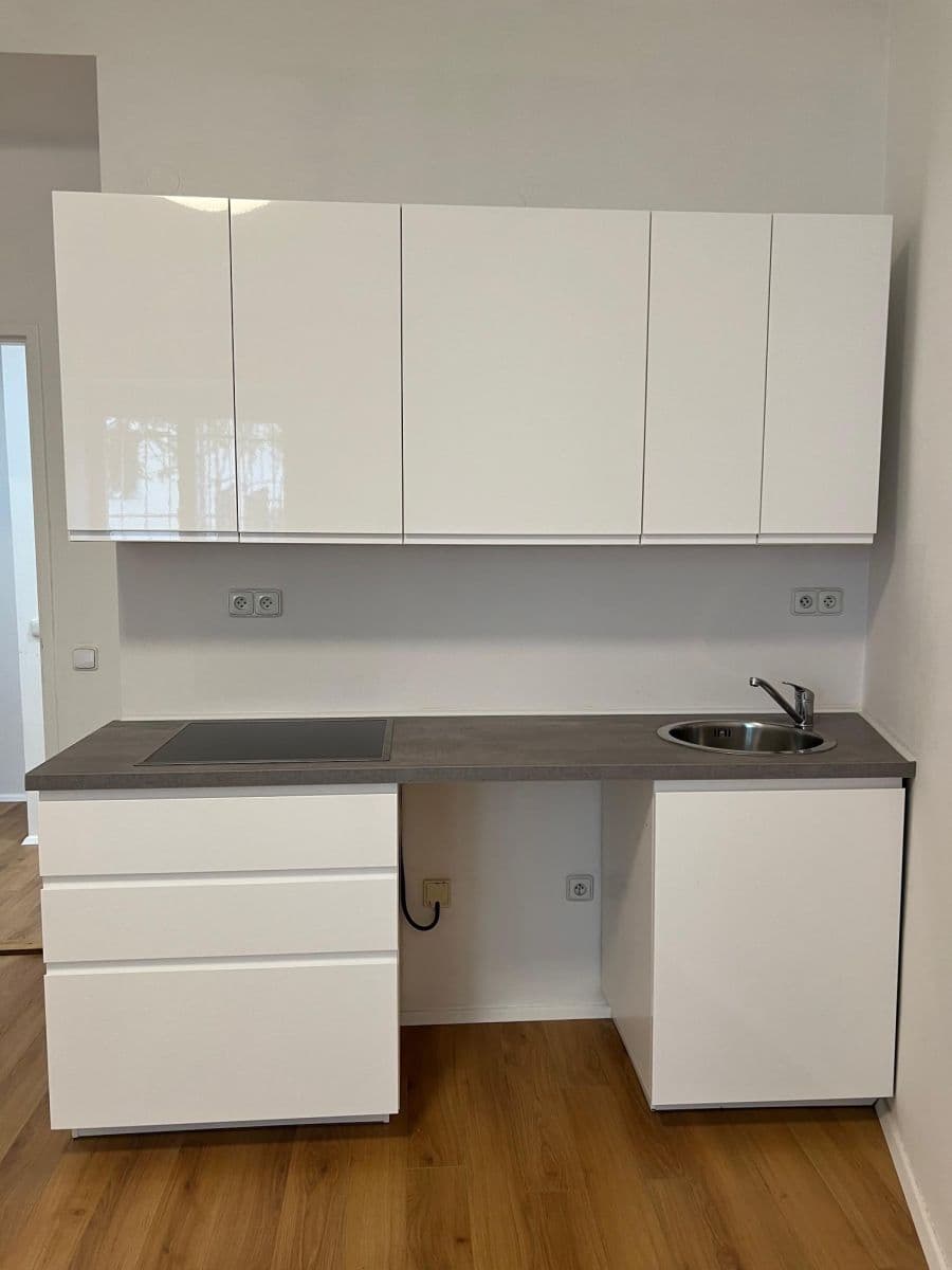 Prenájom bytu 2-izbový 46 m², Terronská, Praha, Praha Prenájom bytu 2-izbový 46 m², Terronská, Praha, Praha