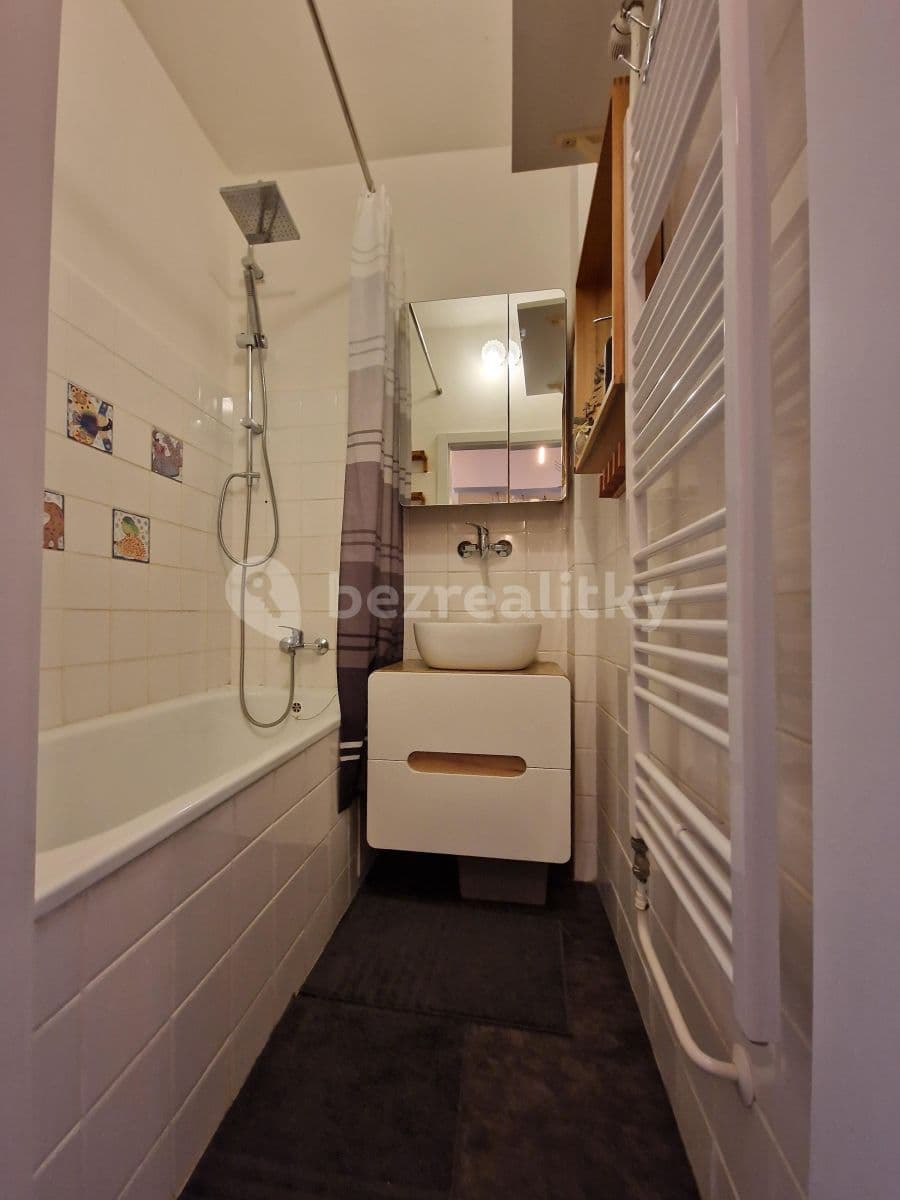 Prenájom bytu 3-izbový 73 m², Chlumčanského, Praha, Praha Prenájom bytu 3-izbový 73 m², Chlumčanského, Praha, Praha