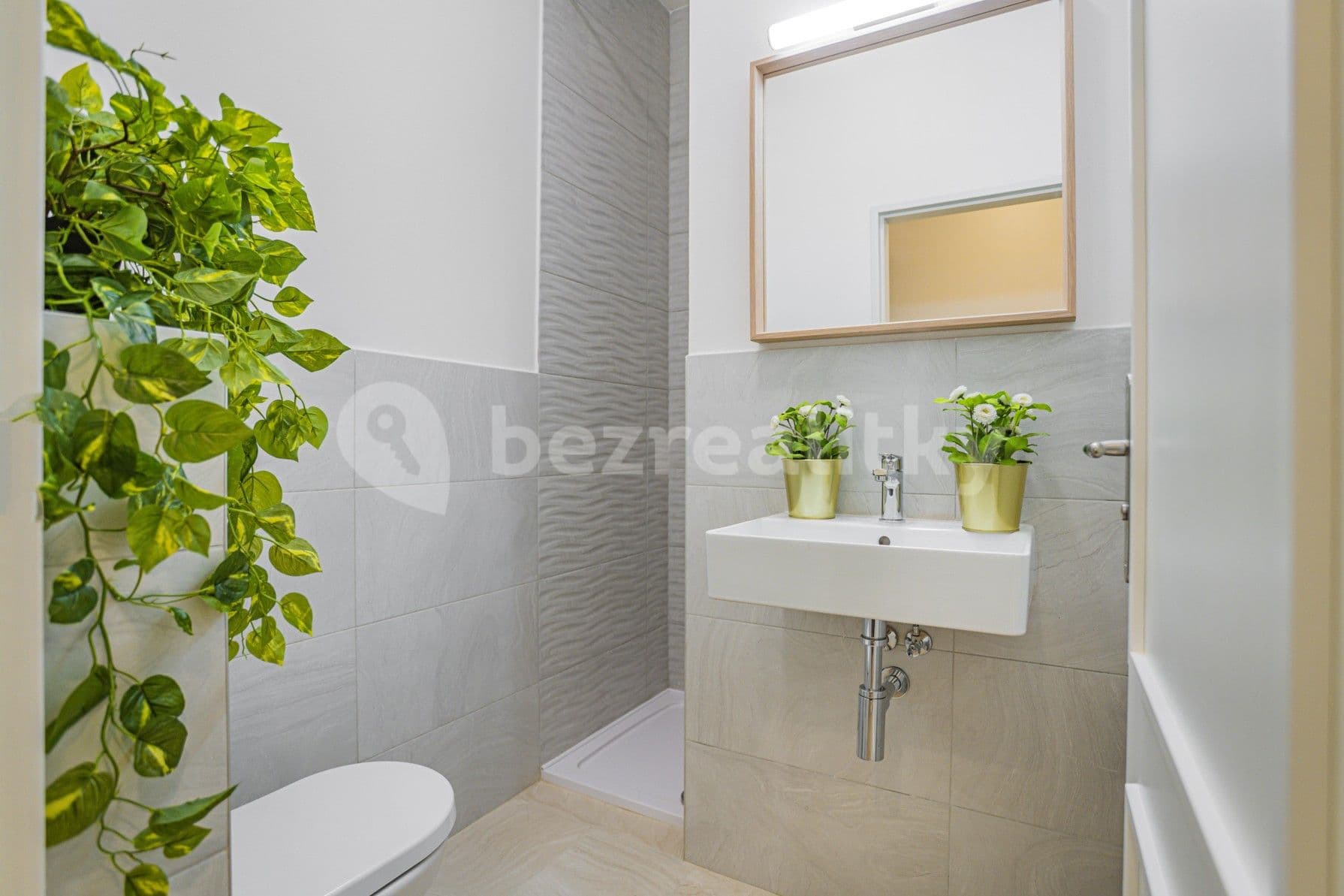 Prenájom bytu 1-izbový 20 m², Kováků, Praha, Praha Prenájom bytu 1-izbový 20 m², Kováků, Praha, Praha