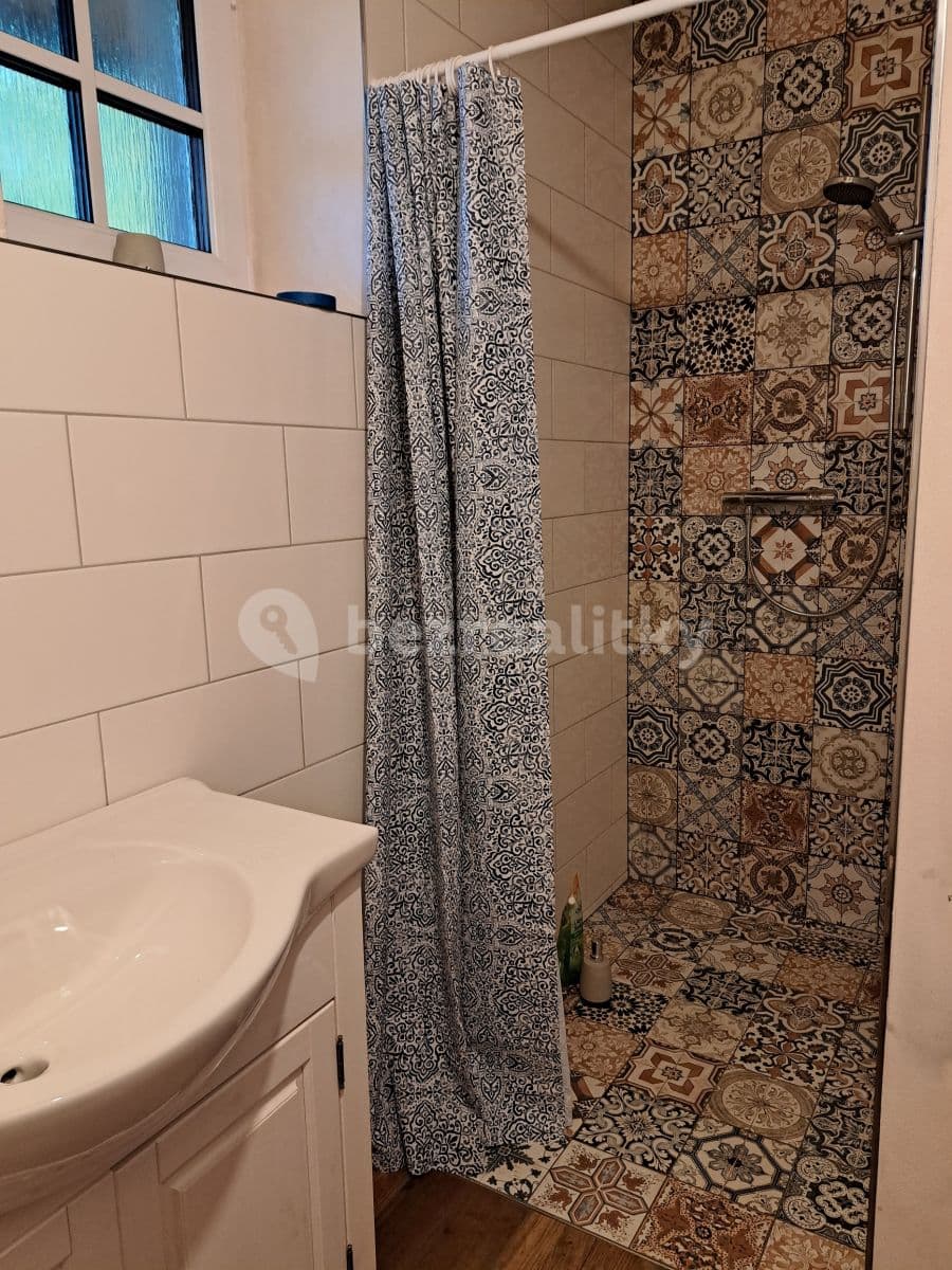 Prenájom domu 80 m², pozemok 350 m², Dubová, Mukařov, Středočeský kraj Prenájom domu 80 m², pozemok 350 m², Dubová, Mukařov, Středočeský kraj