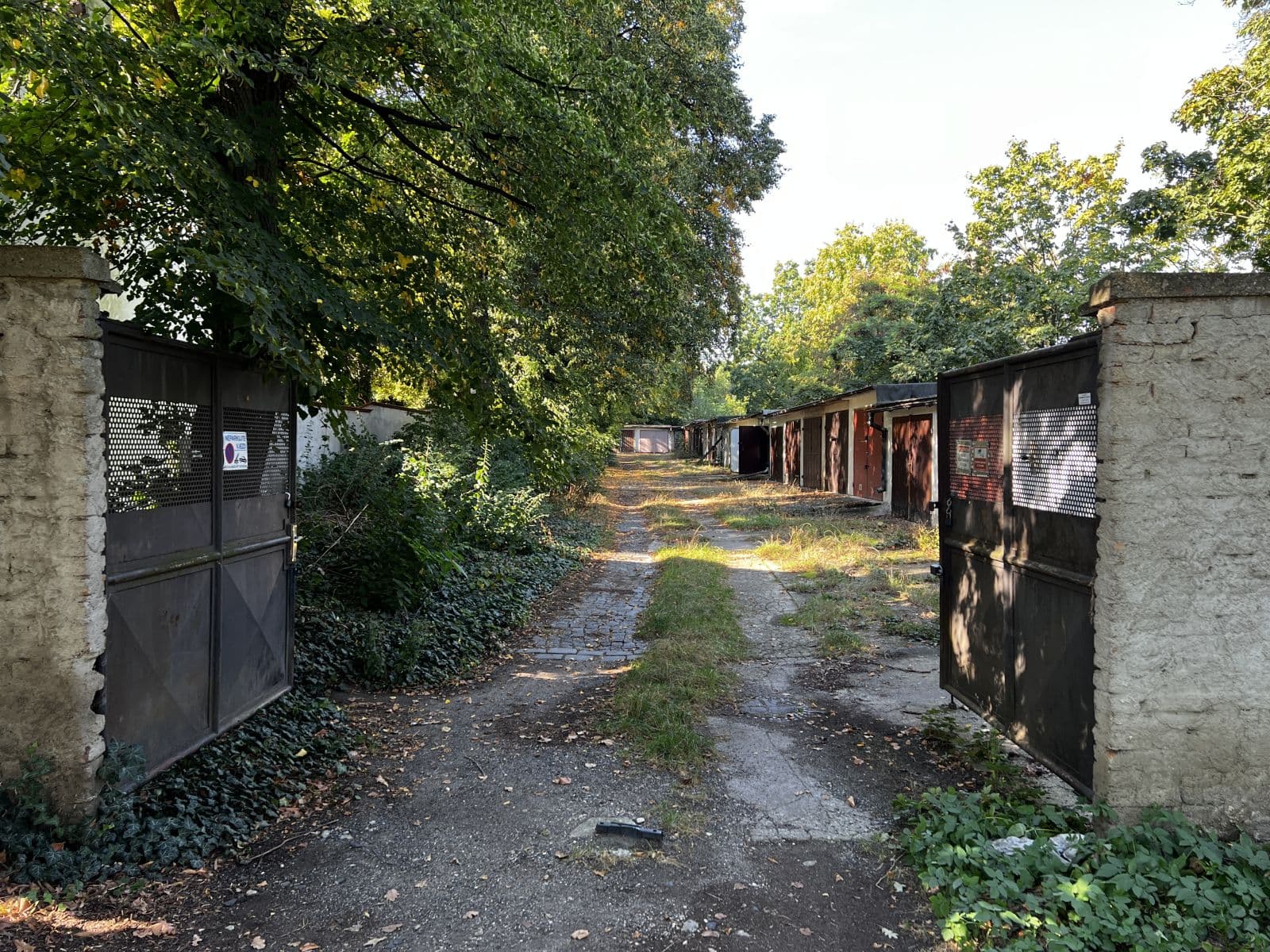 Prenájom garáže 18 m², Na Korábě, Praha, Praha Prenájom garáže 18 m², Na Korábě, Praha, Praha