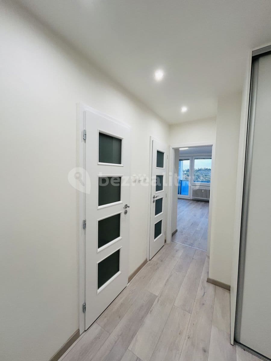 Prenájom bytu 3-izbový 68 m², Prosluněná, Praha, Praha Prenájom bytu 3-izbový 68 m², Prosluněná, Praha, Praha