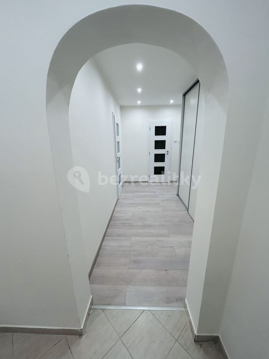 Prenájom bytu 3-izbový 68 m², Prosluněná, Praha, Praha Prenájom bytu 3-izbový 68 m², Prosluněná, Praha, Praha