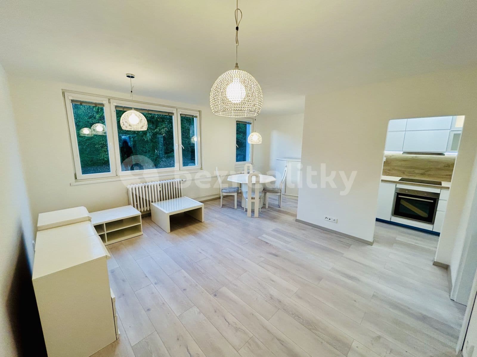 Prenájom bytu 3-izbový 68 m², Prosluněná, Praha, Praha Prenájom bytu 3-izbový 68 m², Prosluněná, Praha, Praha