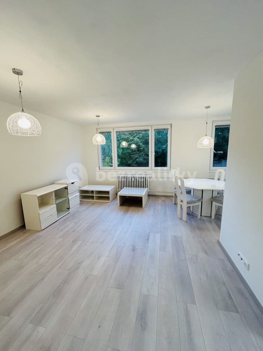 Prenájom bytu 3-izbový 68 m², Prosluněná, Praha, Praha Prenájom bytu 3-izbový 68 m², Prosluněná, Praha, Praha