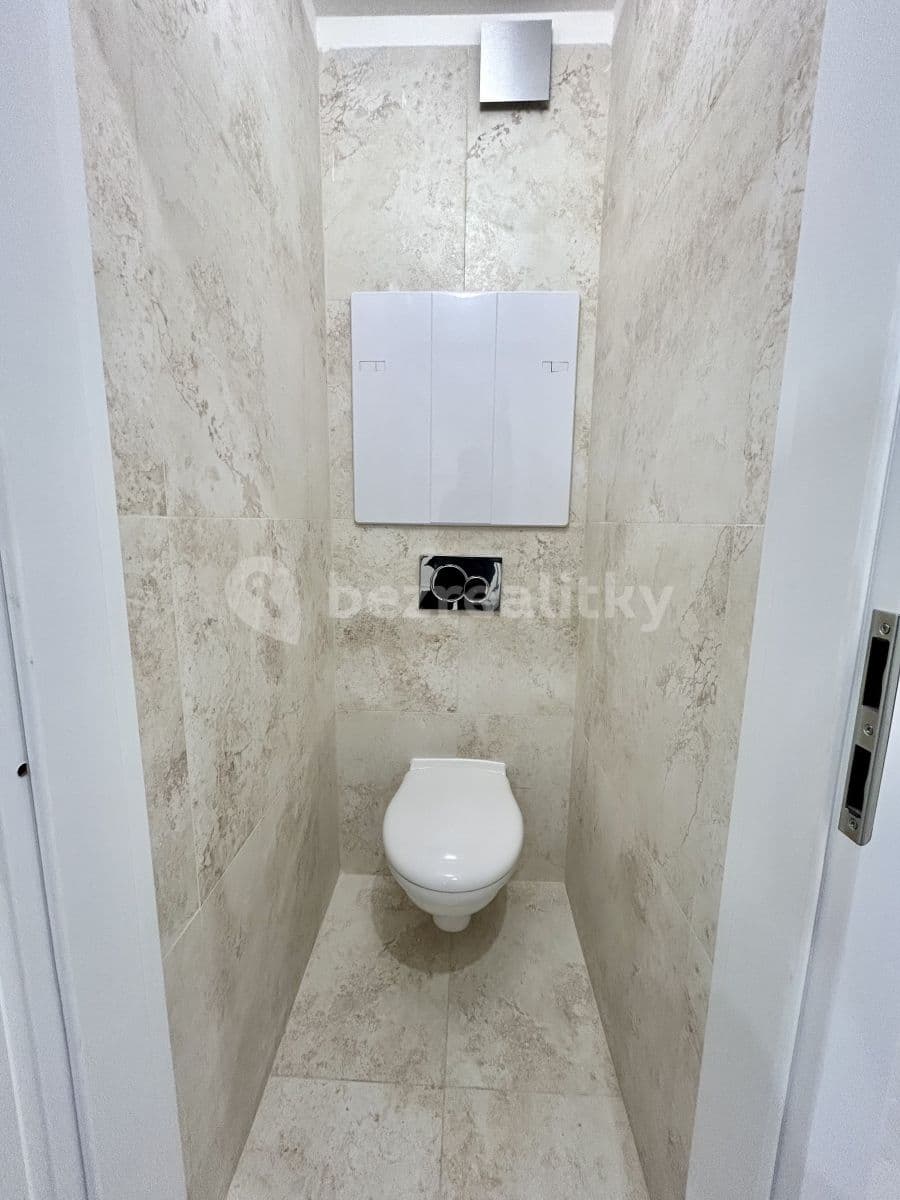 Prenájom bytu 3-izbový 68 m², Prosluněná, Praha, Praha Prenájom bytu 3-izbový 68 m², Prosluněná, Praha, Praha