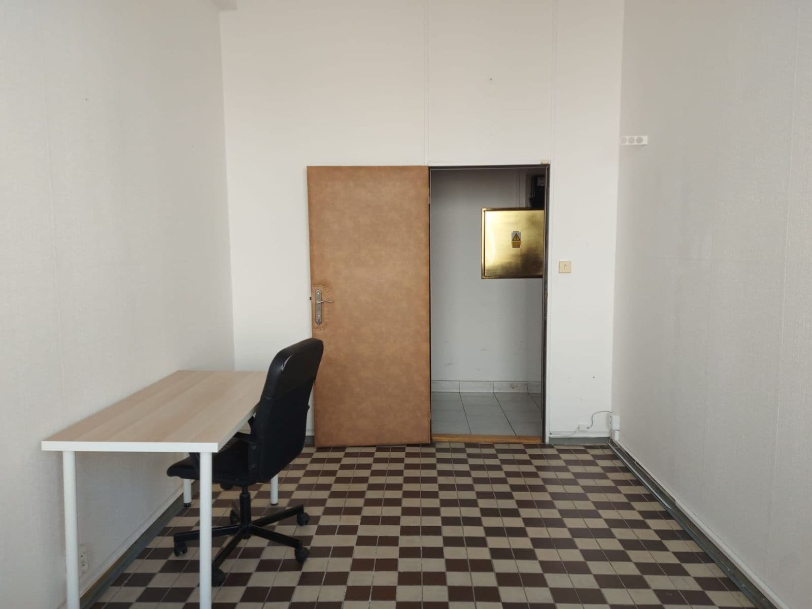 Prenájom kancelárie 20 m², Za Mototechnou, Praha, Praha Prenájom kancelárie 20 m², Za Mototechnou, Praha, Praha