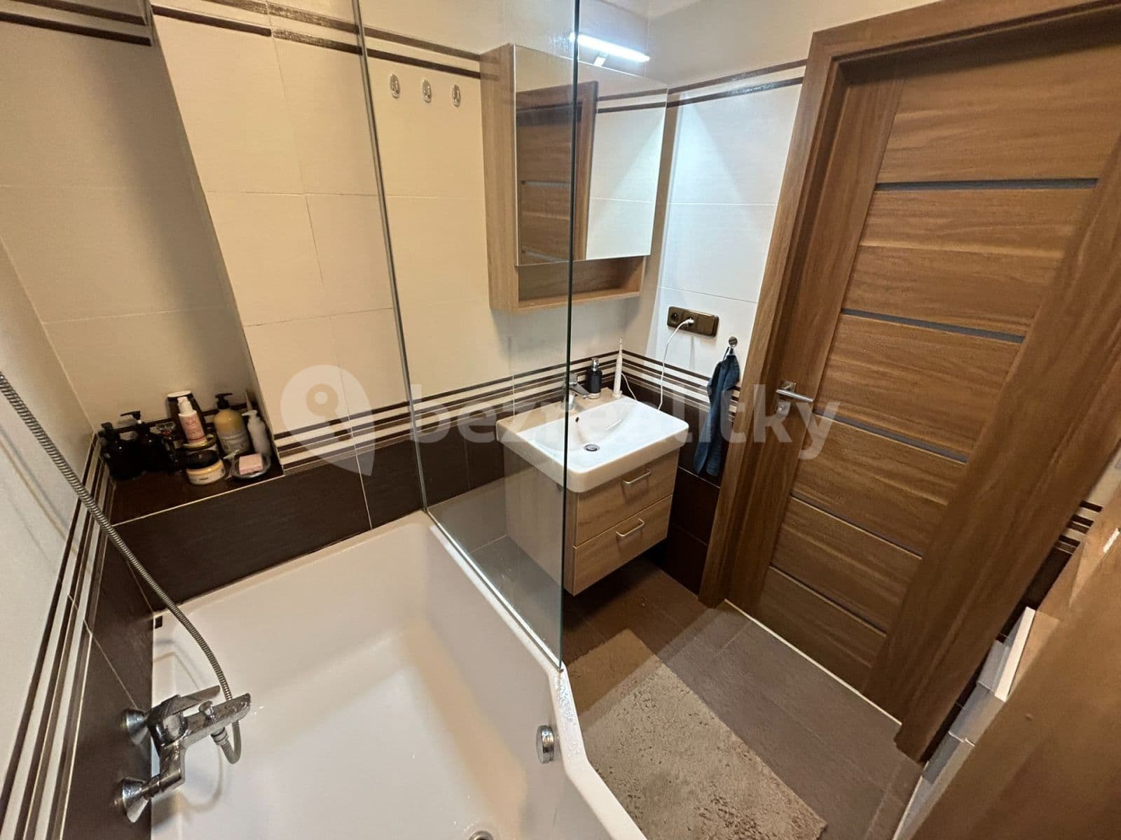 Prenájom bytu 3-izbový 69 m², Bítovská, Praha, Praha Prenájom bytu 3-izbový 69 m², Bítovská, Praha, Praha