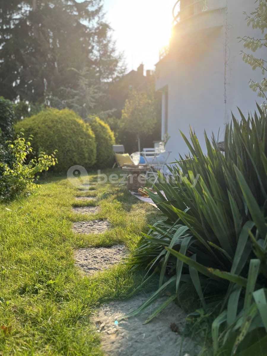 Prenájom bytu 1-izbový 24 m², Vápencová, Praha, Praha Prenájom bytu 1-izbový 24 m², Vápencová, Praha, Praha