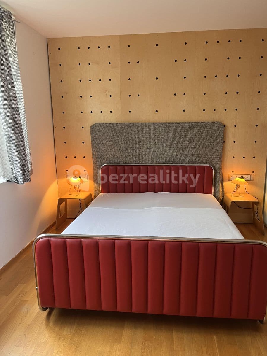 Prenájom bytu 1-izbový 24 m², Vápencová, Praha, Praha Prenájom bytu 1-izbový 24 m², Vápencová, Praha, Praha