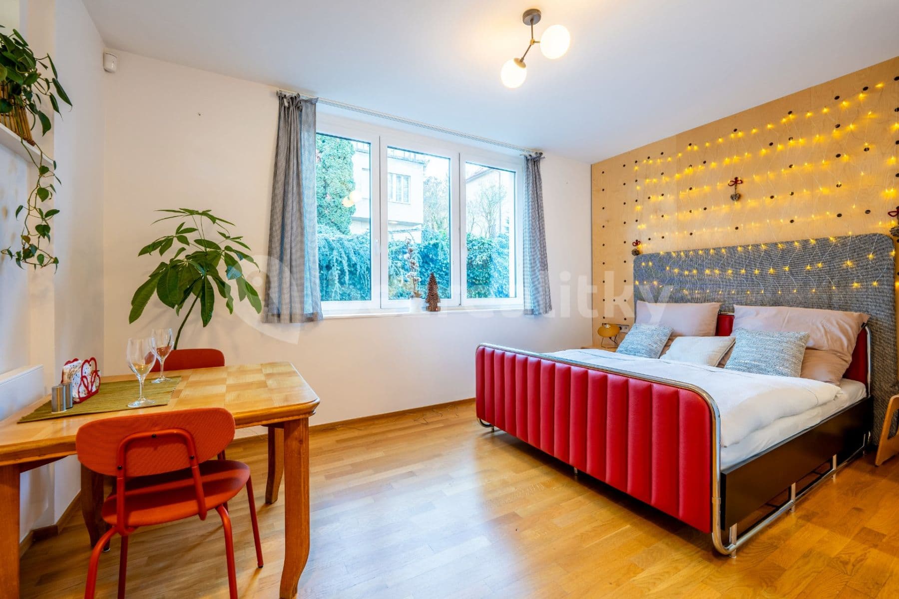 Prenájom bytu 1-izbový 24 m², Vápencová, Praha, Praha Prenájom bytu 1-izbový 24 m², Vápencová, Praha, Praha