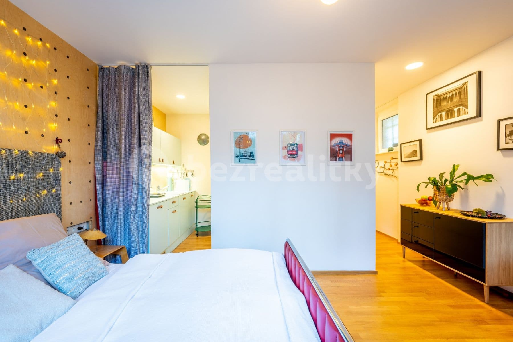 Prenájom bytu 1-izbový 24 m², Vápencová, Praha, Praha Prenájom bytu 1-izbový 24 m², Vápencová, Praha, Praha