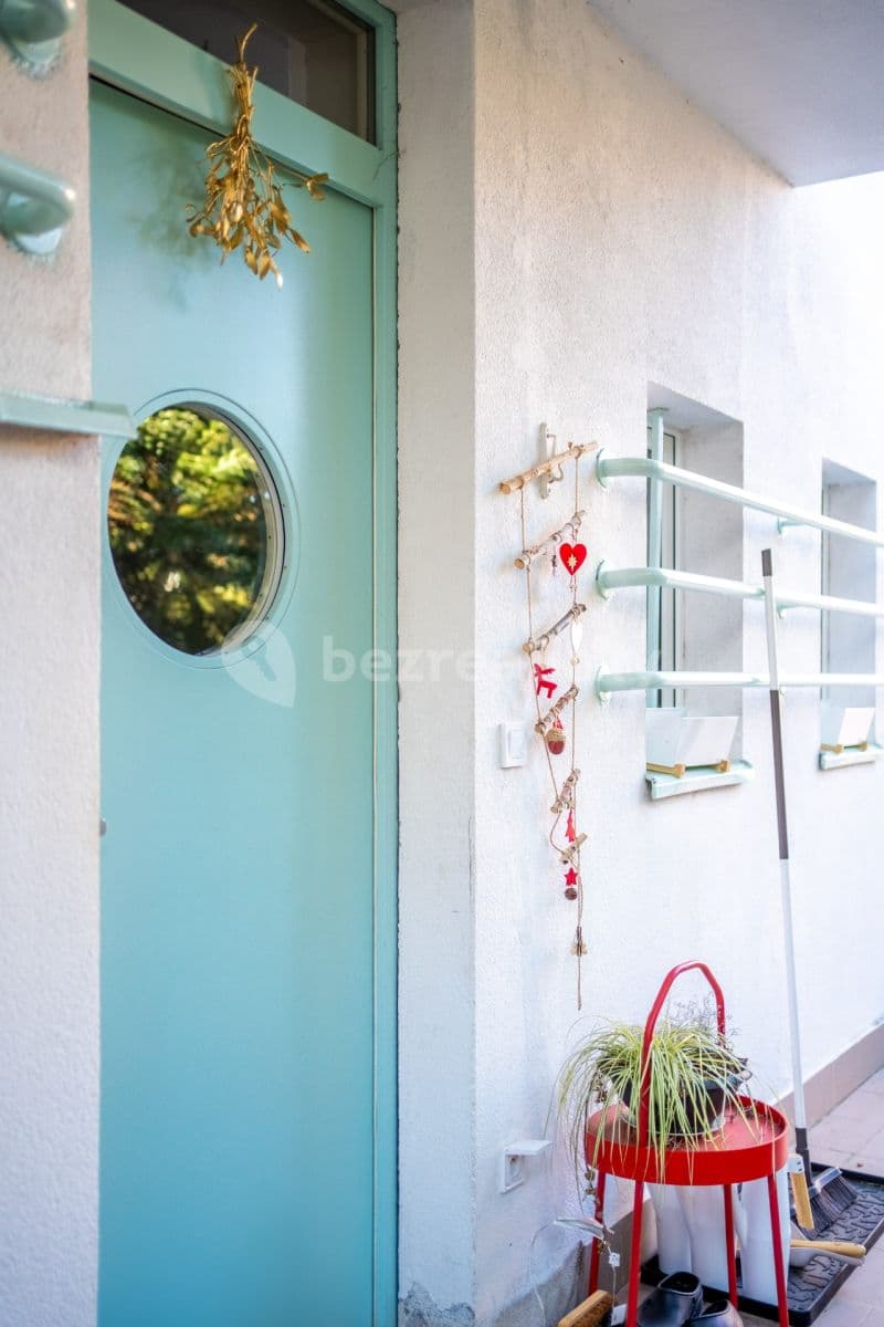 Prenájom bytu 1-izbový 24 m², Vápencová, Praha, Praha Prenájom bytu 1-izbový 24 m², Vápencová, Praha, Praha