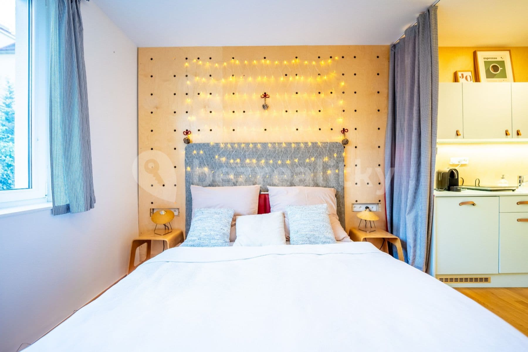 Prenájom bytu 1-izbový 24 m², Vápencová, Praha, Praha Prenájom bytu 1-izbový 24 m², Vápencová, Praha, Praha