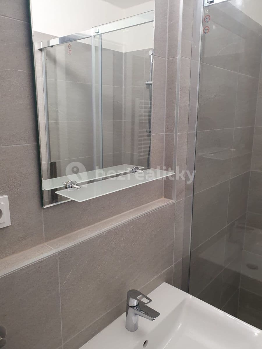 Prenájom bytu 1-izbový 33 m², Kumpoštova, Brno, Jihomoravský kraj Prenájom bytu 1-izbový 33 m², Kumpoštova, Brno, Jihomoravský kraj