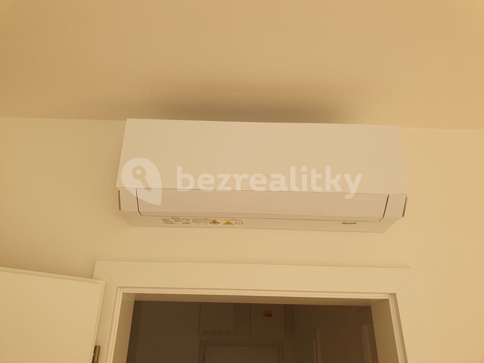 Prenájom bytu 1-izbový 33 m², Kumpoštova, Brno, Jihomoravský kraj Prenájom bytu 1-izbový 33 m², Kumpoštova, Brno, Jihomoravský kraj