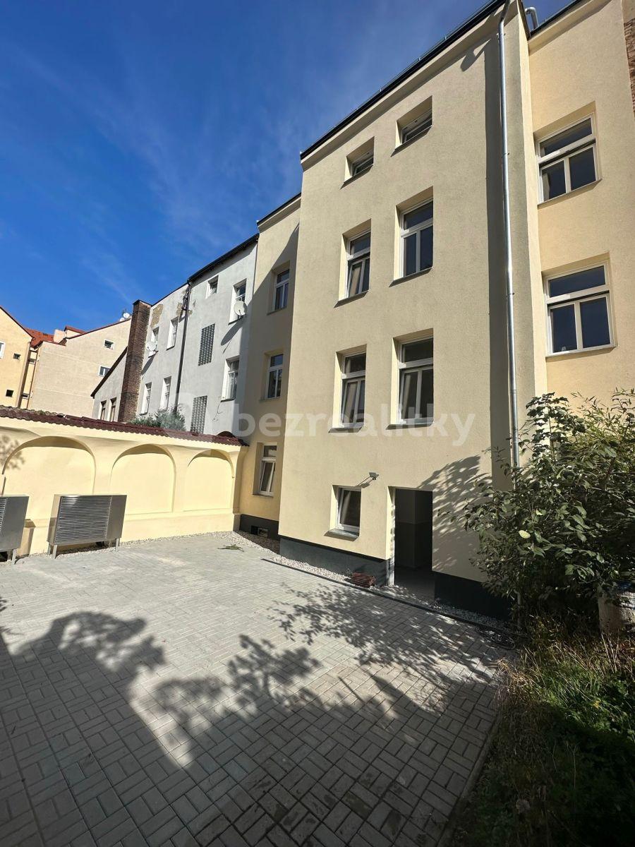Prenájom bytu 3-izbový 50 m², Jankovcova, Teplice, Ústecký kraj