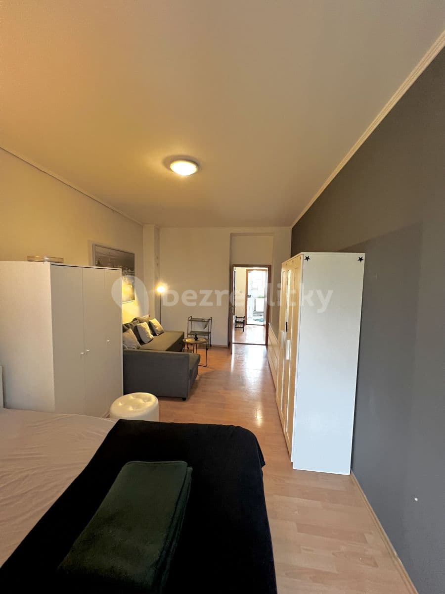 Prenájom bytu 1-izbový 50 m², Tylovo náměstí, Praha, Praha Prenájom bytu 1-izbový 50 m², Tylovo náměstí, Praha, Praha