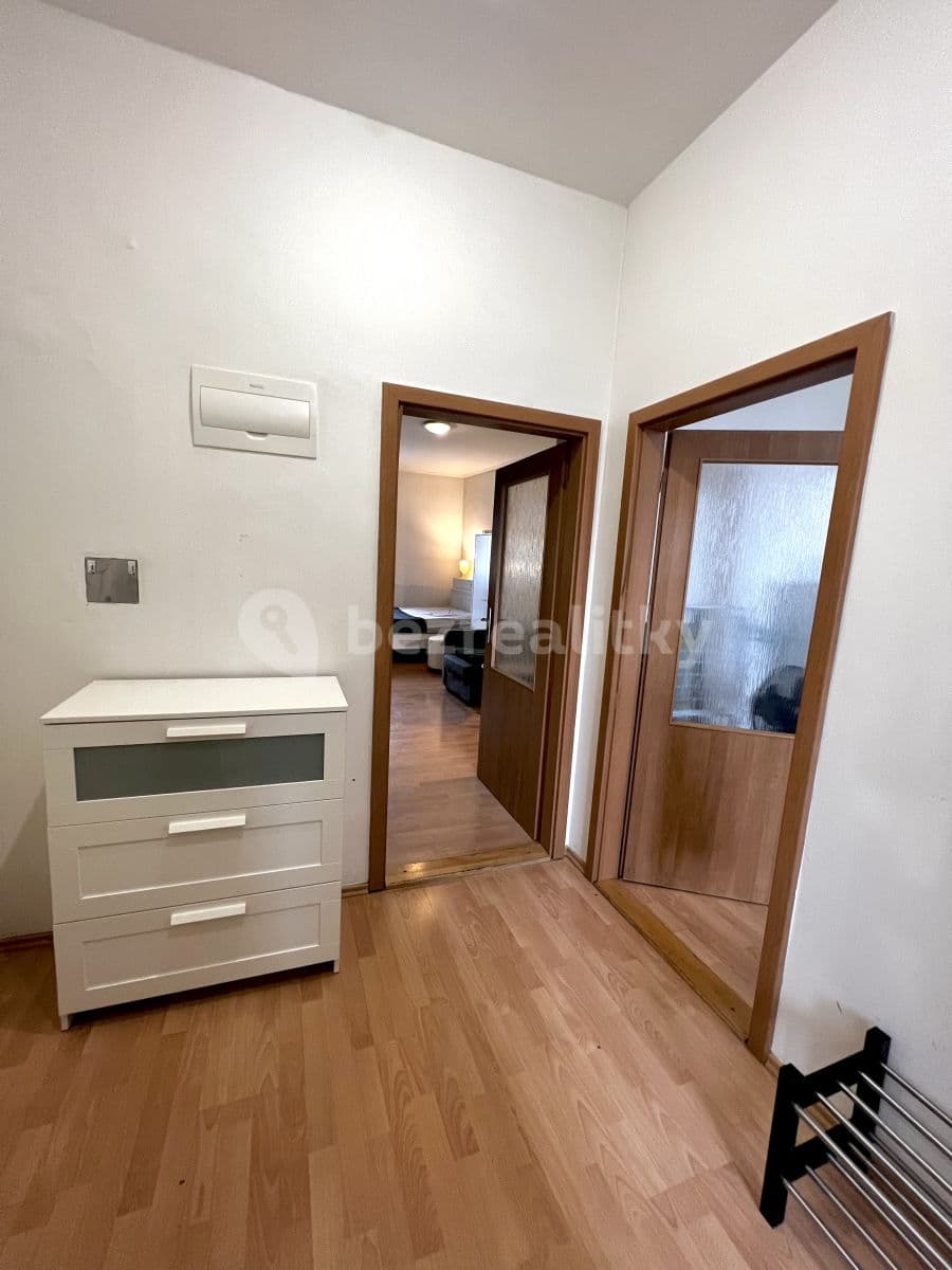 Prenájom bytu 1-izbový 50 m², Tylovo náměstí, Praha, Praha Prenájom bytu 1-izbový 50 m², Tylovo náměstí, Praha, Praha