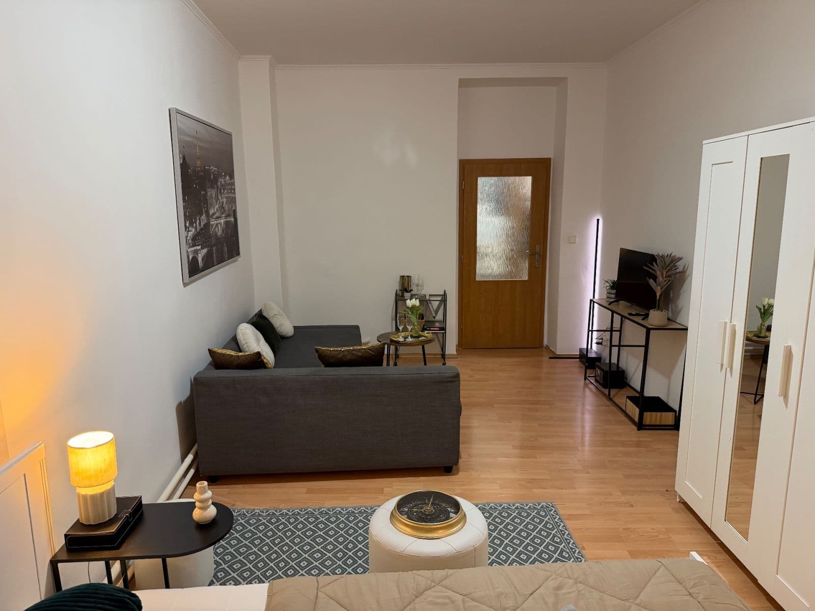 Prenájom bytu 1-izbový 52 m², Tylovo náměstí, Praha, Praha Prenájom bytu 1-izbový 52 m², Tylovo náměstí, Praha, Praha