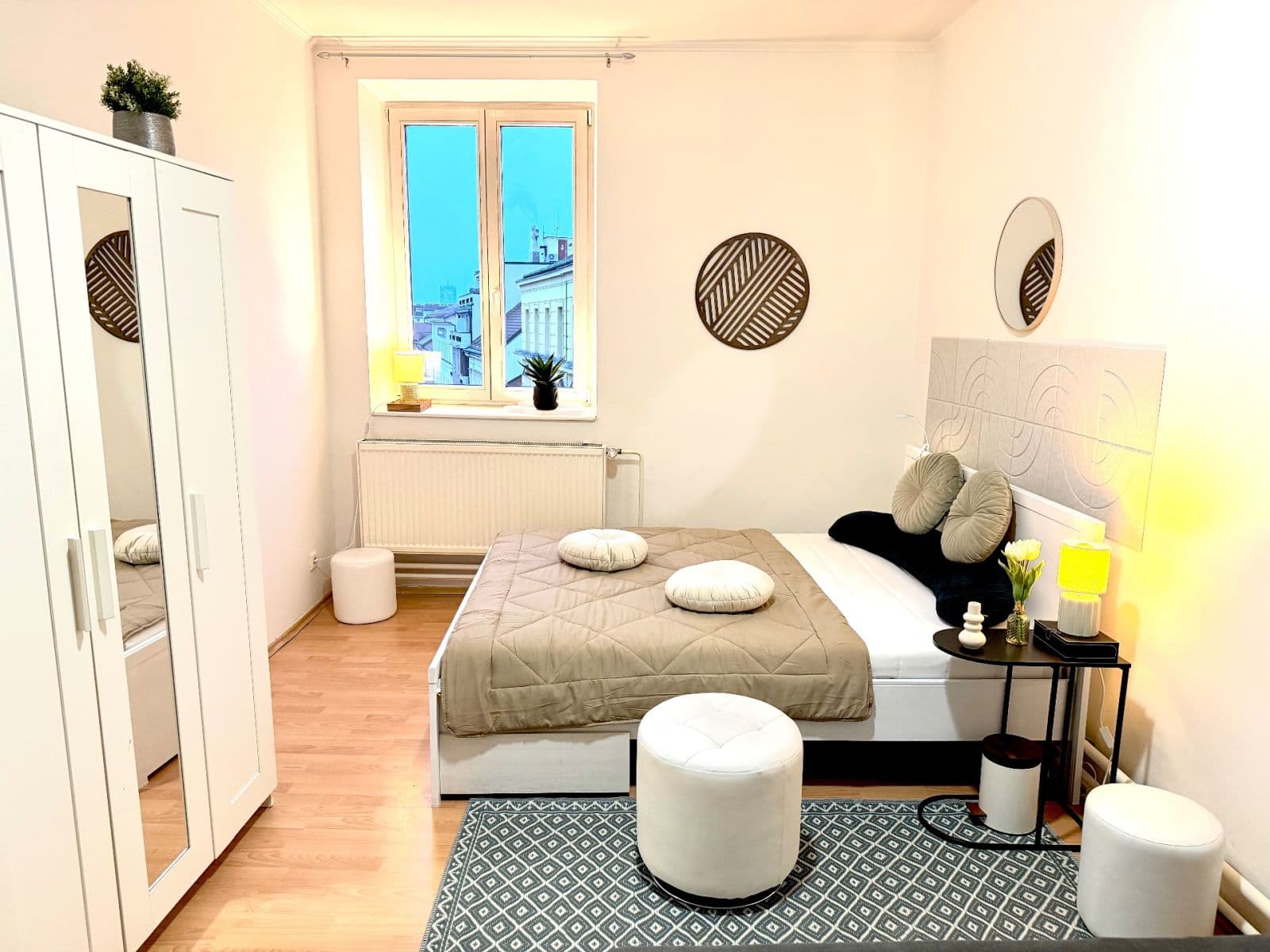 Prenájom bytu 1-izbový 52 m², Tylovo náměstí, Praha, Praha Prenájom bytu 1-izbový 52 m², Tylovo náměstí, Praha, Praha