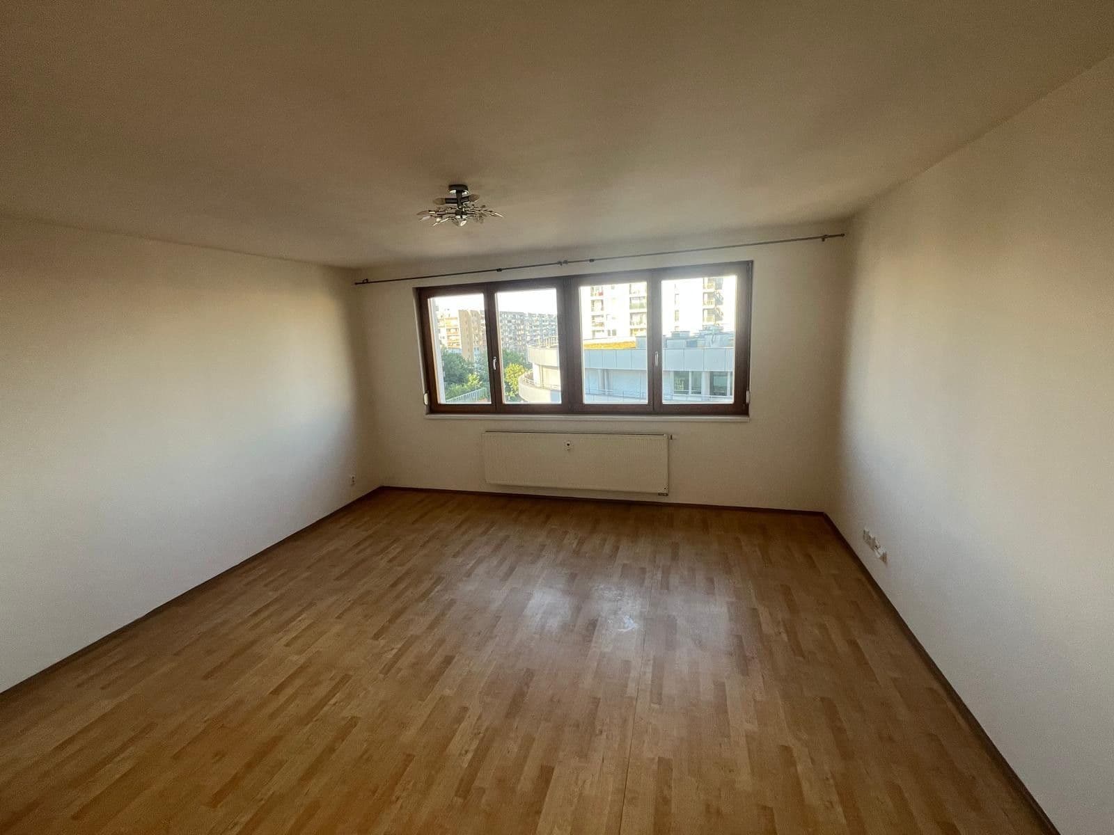 Prenájom bytu 1-izbový 34 m², Sluneční náměstí, Praha, Praha Prenájom bytu 1-izbový 34 m², Sluneční náměstí, Praha, Praha