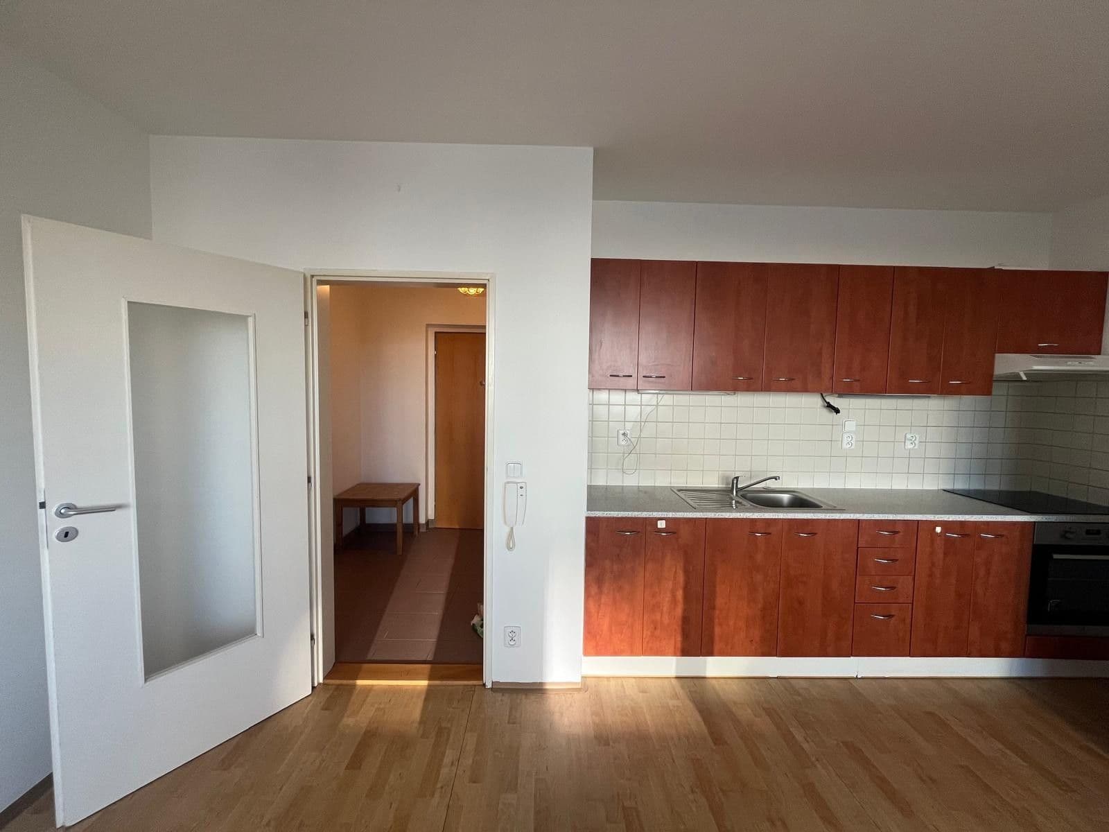 Prenájom bytu 1-izbový 34 m², Sluneční náměstí, Praha, Praha Prenájom bytu 1-izbový 34 m², Sluneční náměstí, Praha, Praha