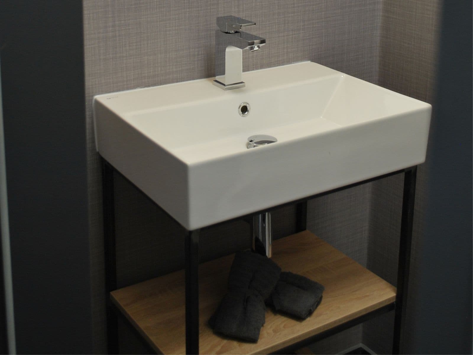 Prenájom bytu 1-izbový 25 m², Nárožní, Praha, Praha Prenájom bytu 1-izbový 25 m², Nárožní, Praha, Praha