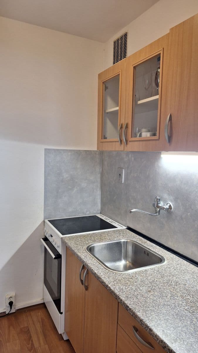 Prenájom bytu 2-izbový 45 m², Frýdlantská, Praha, Praha Prenájom bytu 2-izbový 45 m², Frýdlantská, Praha, Praha