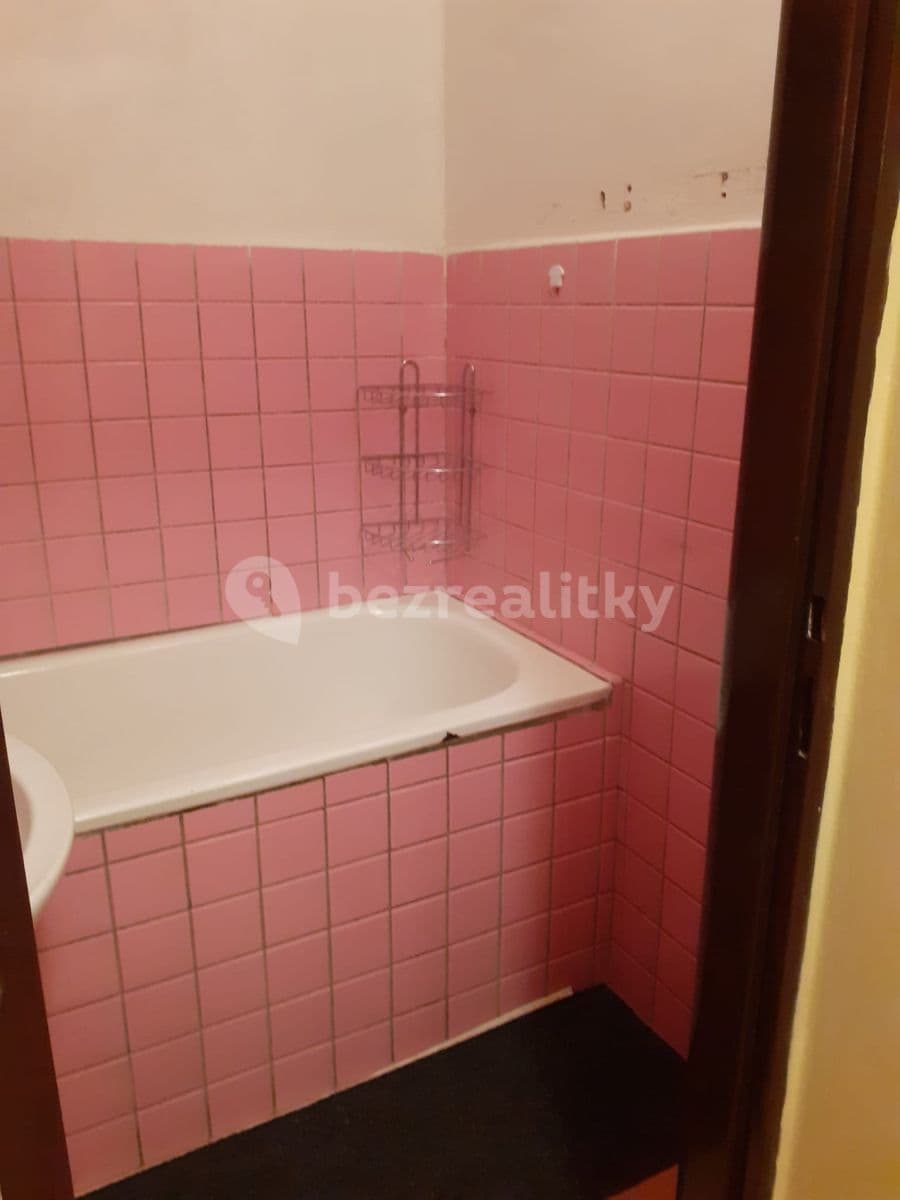 Prenájom bytu 3-izbový 73 m², Pětihosty, Středočeský kraj Prenájom bytu 3-izbový 73 m², Pětihosty, Středočeský kraj