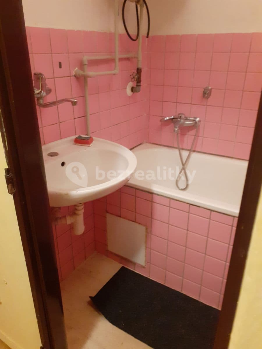 Prenájom bytu 3-izbový 73 m², Pětihosty, Středočeský kraj Prenájom bytu 3-izbový 73 m², Pětihosty, Středočeský kraj