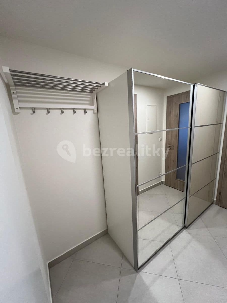 Prenájom bytu 1-izbový 35 m², Do Zahrádek Ⅰ, Praha, Praha Prenájom bytu 1-izbový 35 m², Do Zahrádek Ⅰ, Praha, Praha