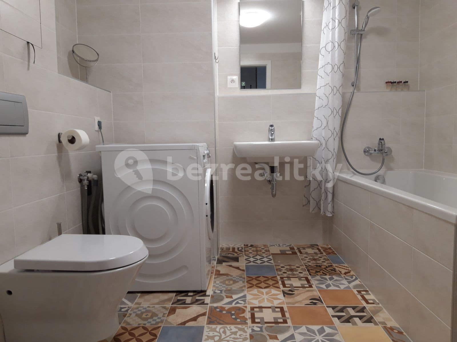 Prenájom bytu 2-izbový 62 m², Plynárenská, Ružinov, Bratislavský kraj Prenájom bytu 2-izbový 62 m², Plynárenská, Ružinov, Bratislavský kraj