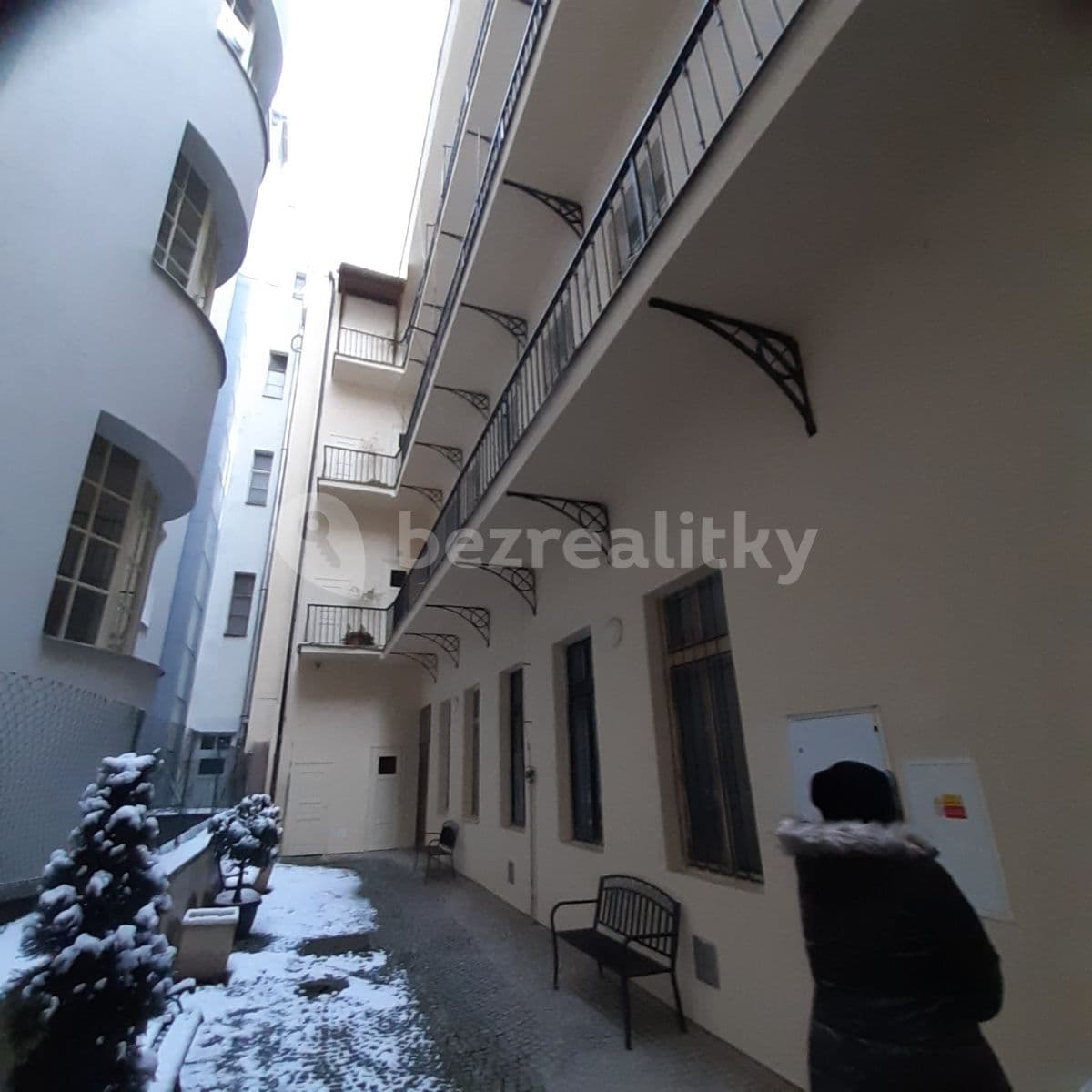 Prenájom bytu 2-izbový 40 m², Růžová, Praha, Praha Prenájom bytu 2-izbový 40 m², Růžová, Praha, Praha