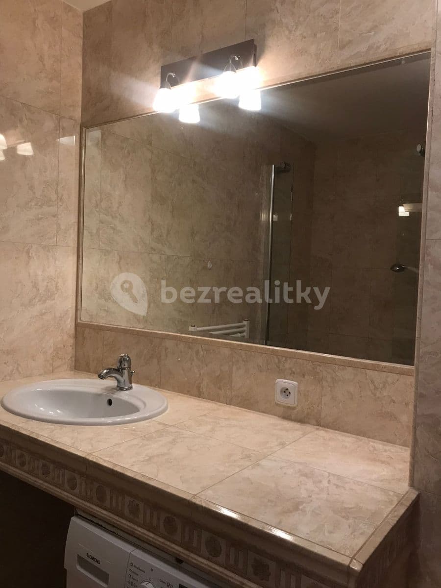 Prenájom bytu 2-izbový 70 m², Nová kolonie, Praha, Praha Prenájom bytu 2-izbový 70 m², Nová kolonie, Praha, Praha