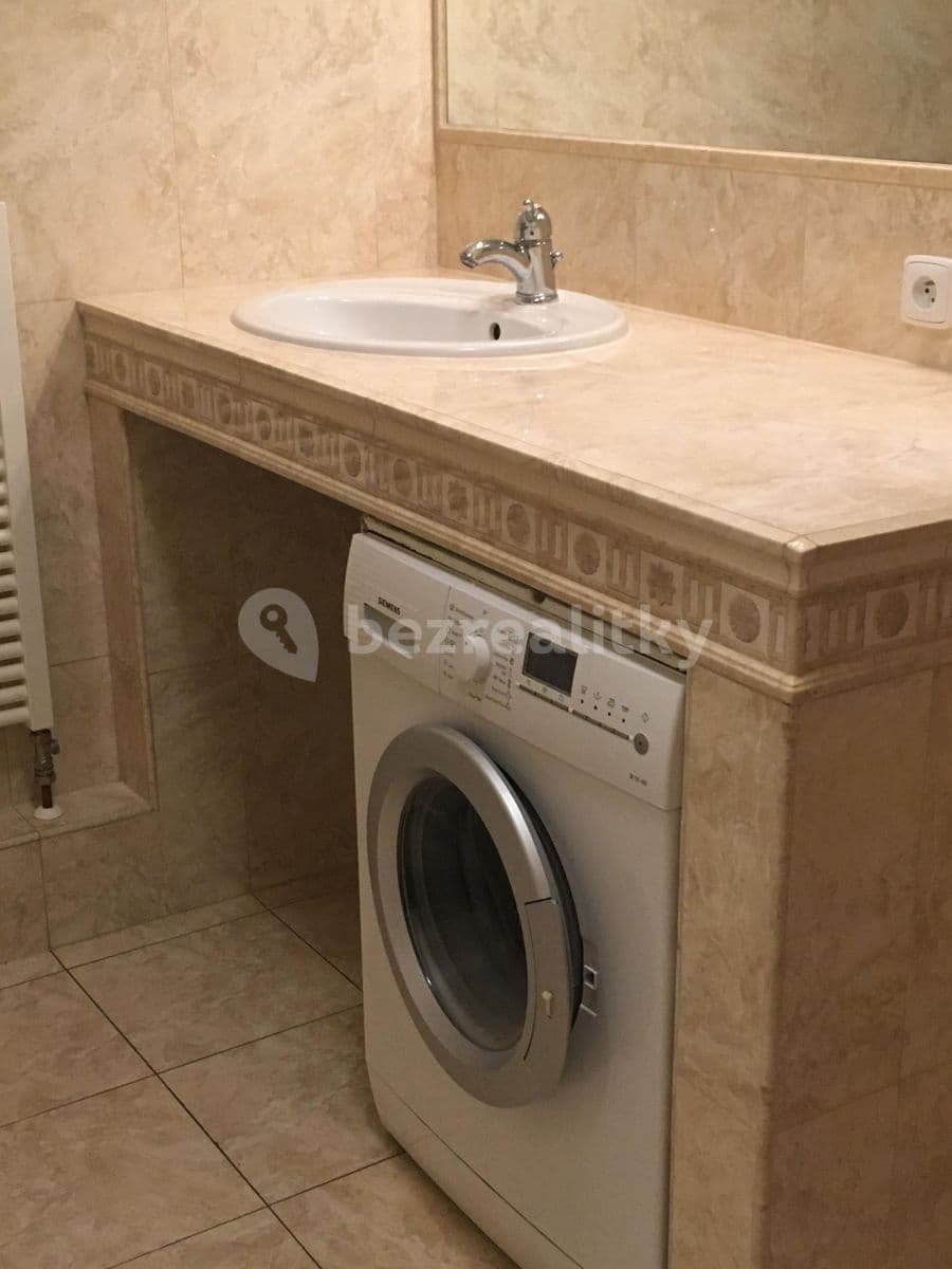 Prenájom bytu 2-izbový 70 m², Nová kolonie, Praha, Praha Prenájom bytu 2-izbový 70 m², Nová kolonie, Praha, Praha