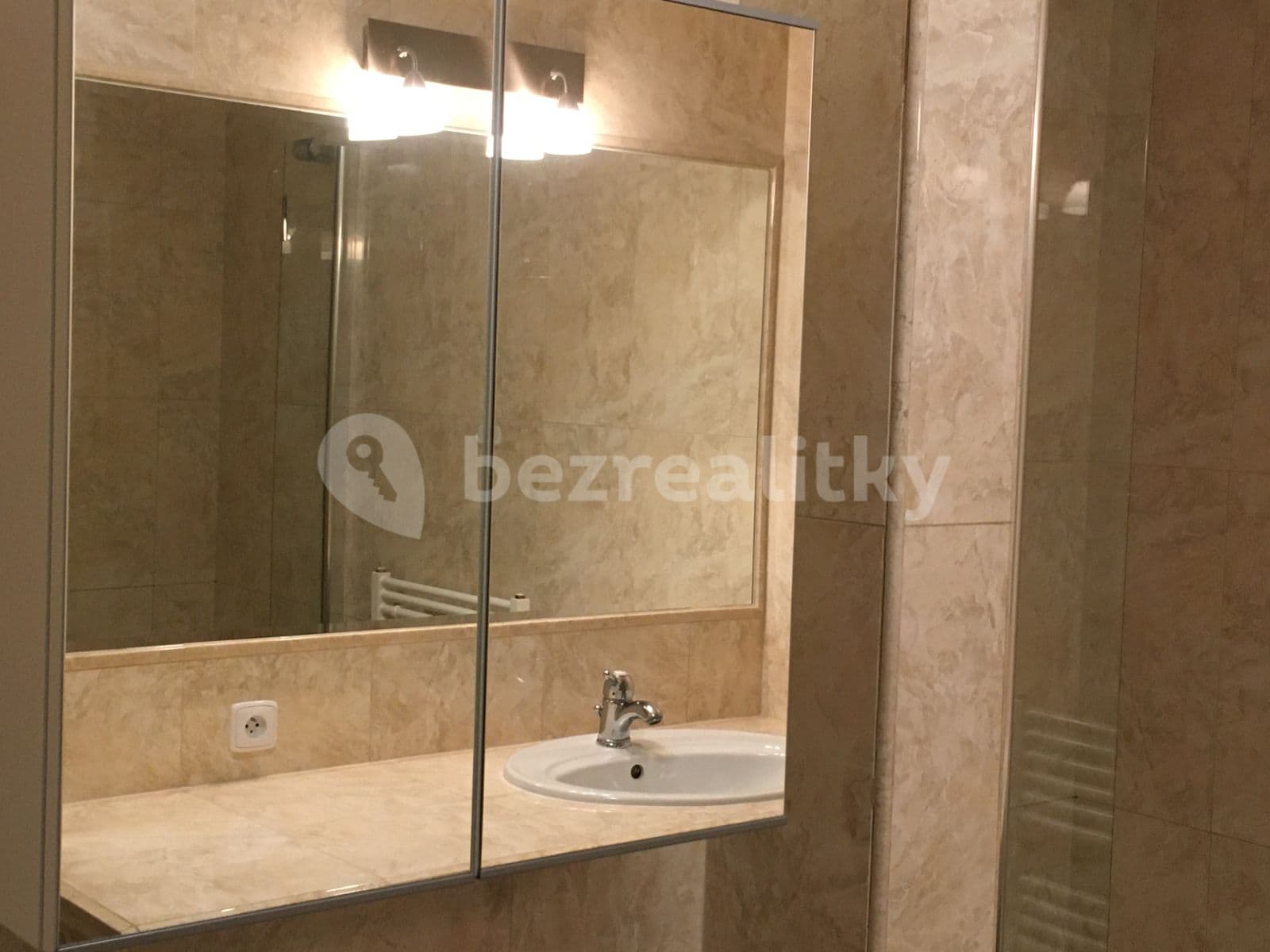 Prenájom bytu 2-izbový 70 m², Nová kolonie, Praha, Praha Prenájom bytu 2-izbový 70 m², Nová kolonie, Praha, Praha