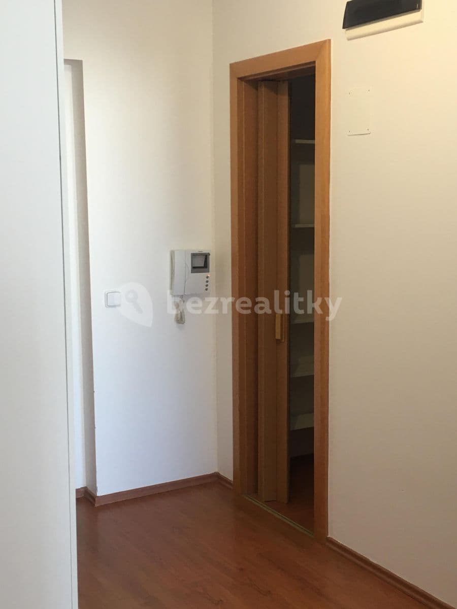 Prenájom bytu 2-izbový 70 m², Nová kolonie, Praha, Praha Prenájom bytu 2-izbový 70 m², Nová kolonie, Praha, Praha