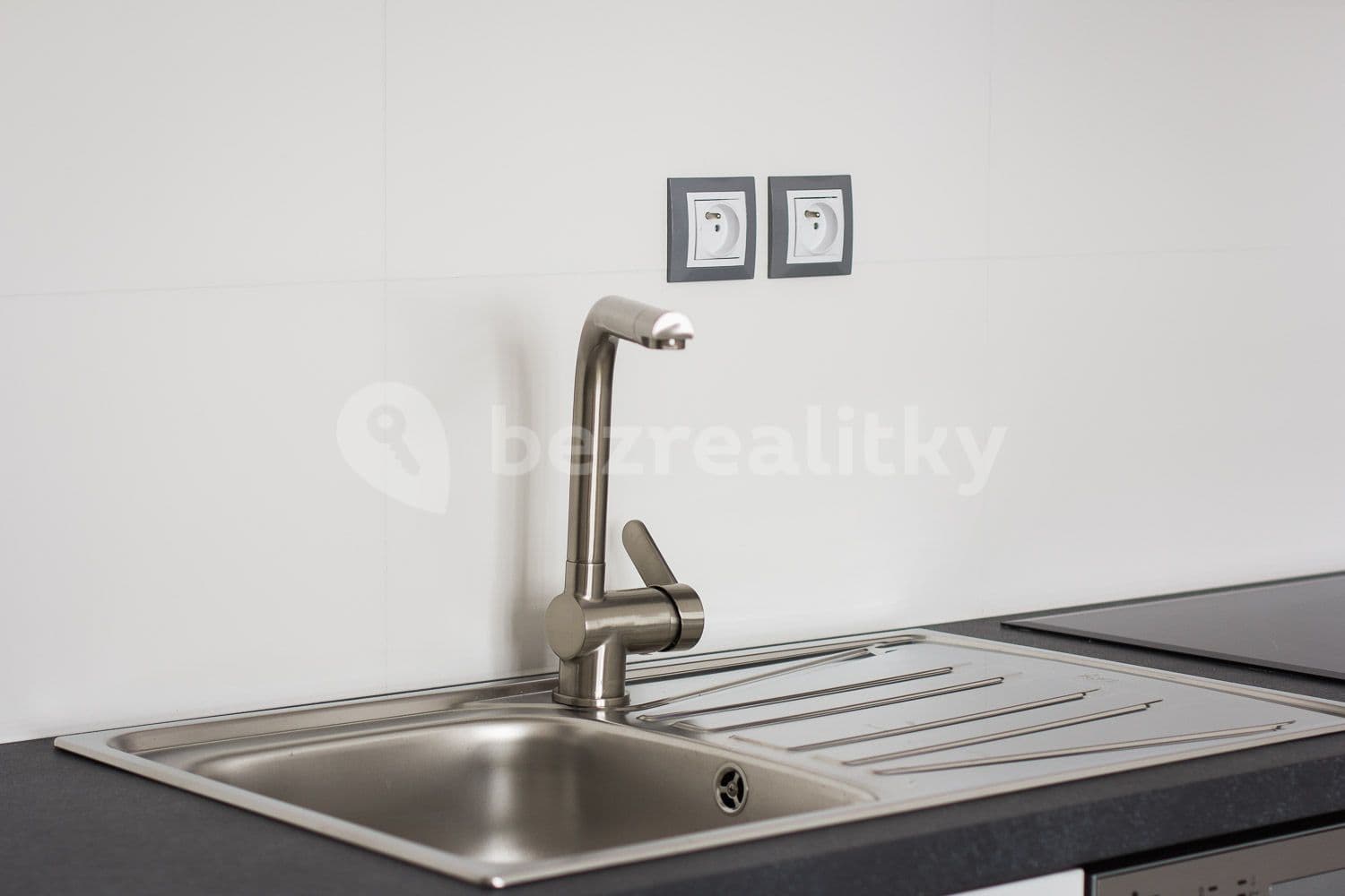 Prenájom bytu 3-izbový 60 m², Neklanova, Praha, Praha Prenájom bytu 3-izbový 60 m², Neklanova, Praha, Praha