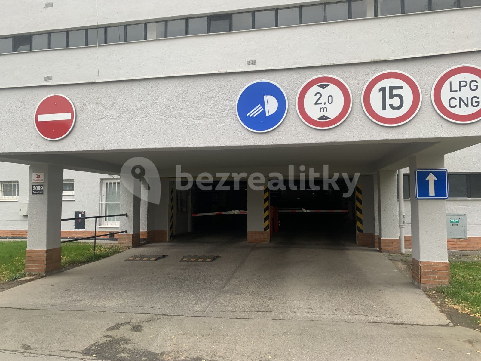 Prenájom garáže 16 m², Voroněžská, Brno, Jihomoravský kraj Prenájom garáže 16 m², Voroněžská, Brno, Jihomoravský kraj