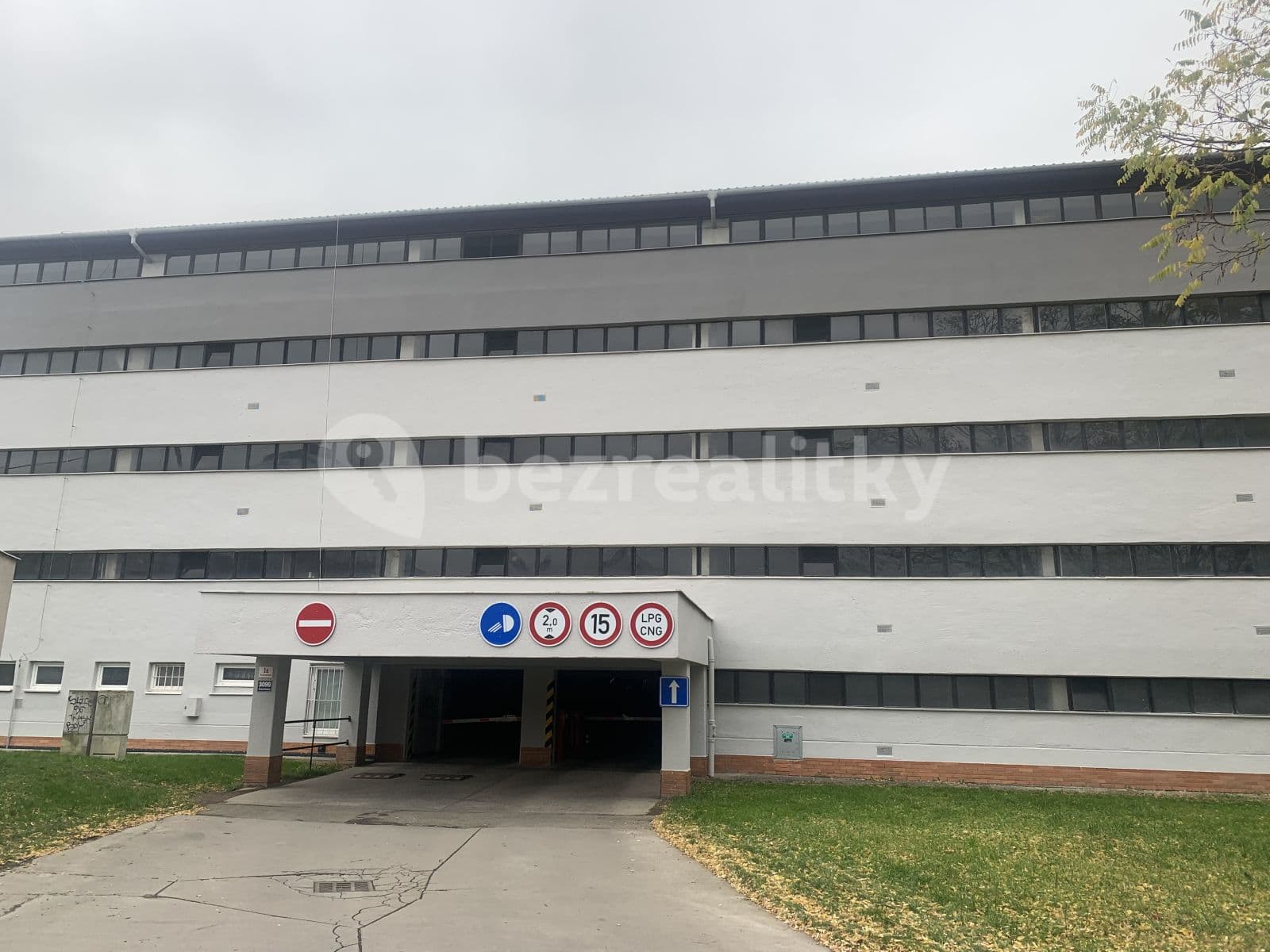 Prenájom garáže 16 m², Voroněžská, Brno, Jihomoravský kraj Prenájom garáže 16 m², Voroněžská, Brno, Jihomoravský kraj