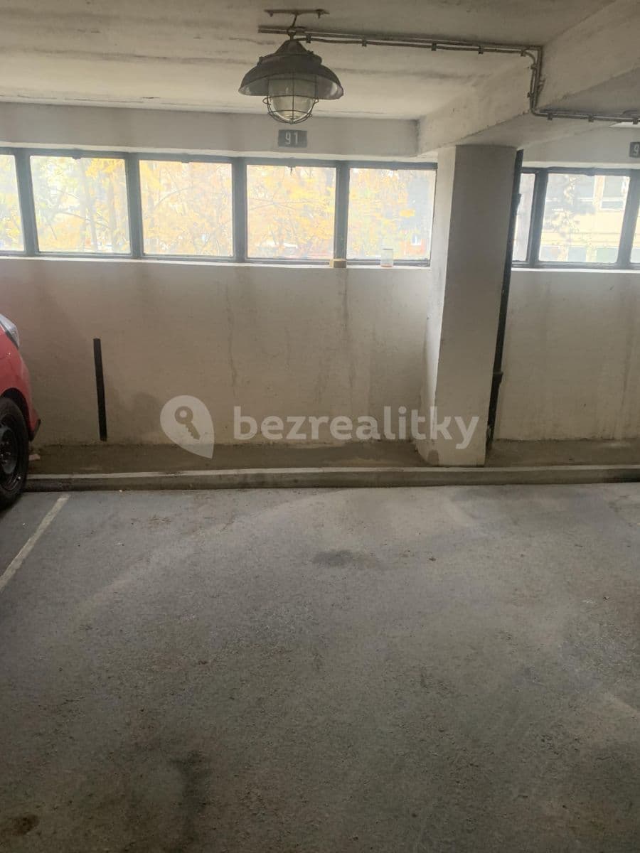 Prenájom garáže 16 m², Voroněžská, Brno, Jihomoravský kraj Prenájom garáže 16 m², Voroněžská, Brno, Jihomoravský kraj