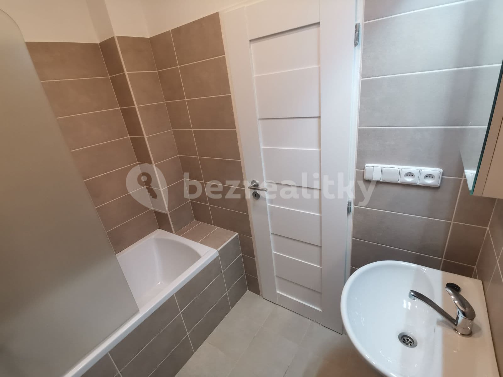 Prenájom bytu 2-izbový 58 m², Na Míčánkách, Praha, Praha Prenájom bytu 2-izbový 58 m², Na Míčánkách, Praha, Praha