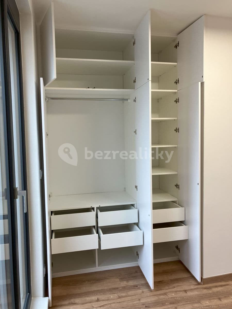 Prenájom bytu 2-izbový 40 m², Nad Ondřejovem, Praha, Praha Prenájom bytu 2-izbový 40 m², Nad Ondřejovem, Praha, Praha