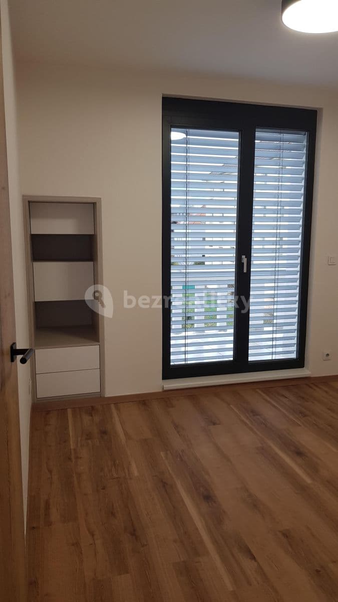 Prenájom bytu 2-izbový 40 m², Nad Ondřejovem, Praha, Praha Prenájom bytu 2-izbový 40 m², Nad Ondřejovem, Praha, Praha