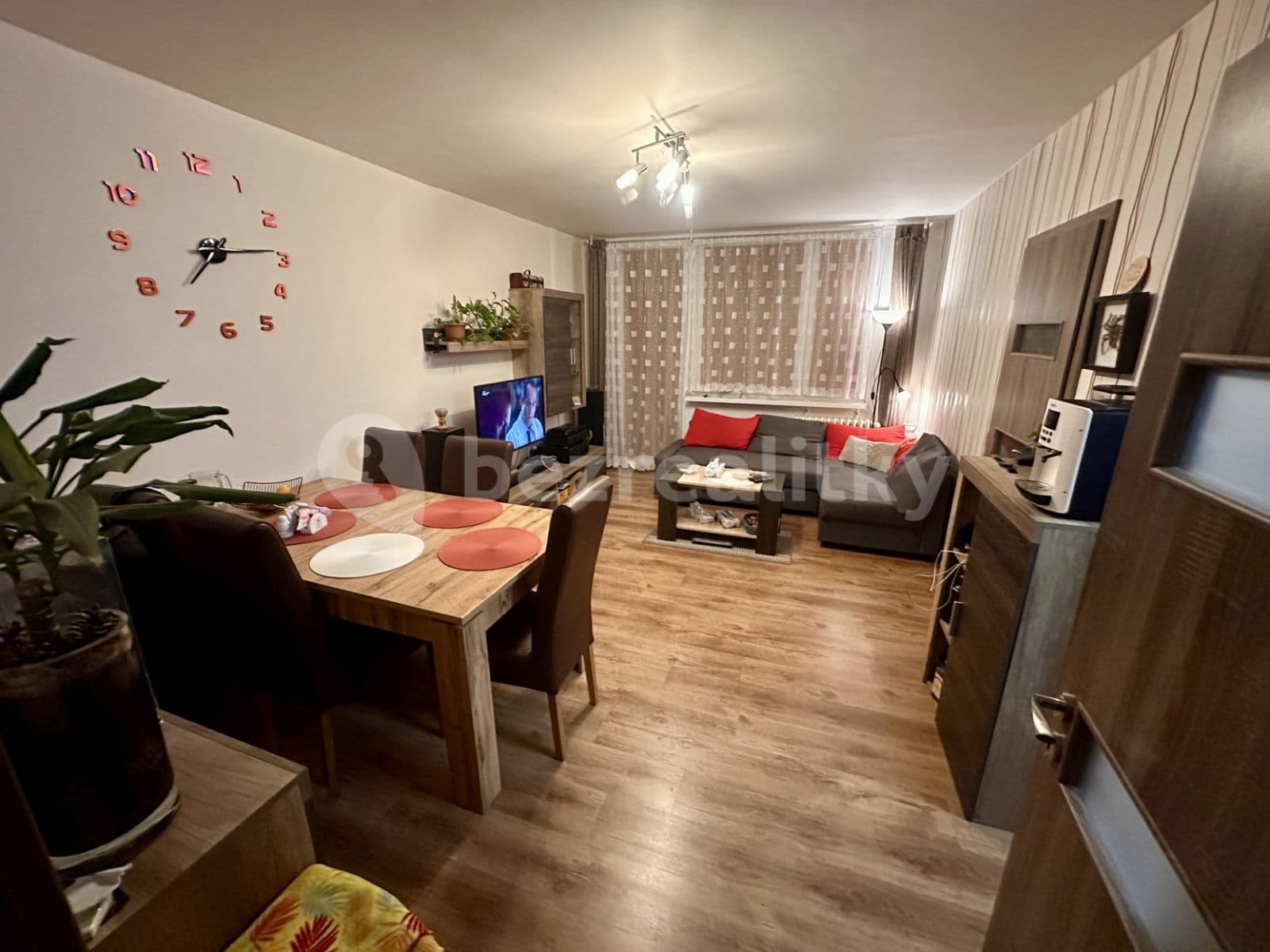 Prenájom bytu 3-izbový 74 m², Mádrova, Praha, Praha Prenájom bytu 3-izbový 74 m², Mádrova, Praha, Praha