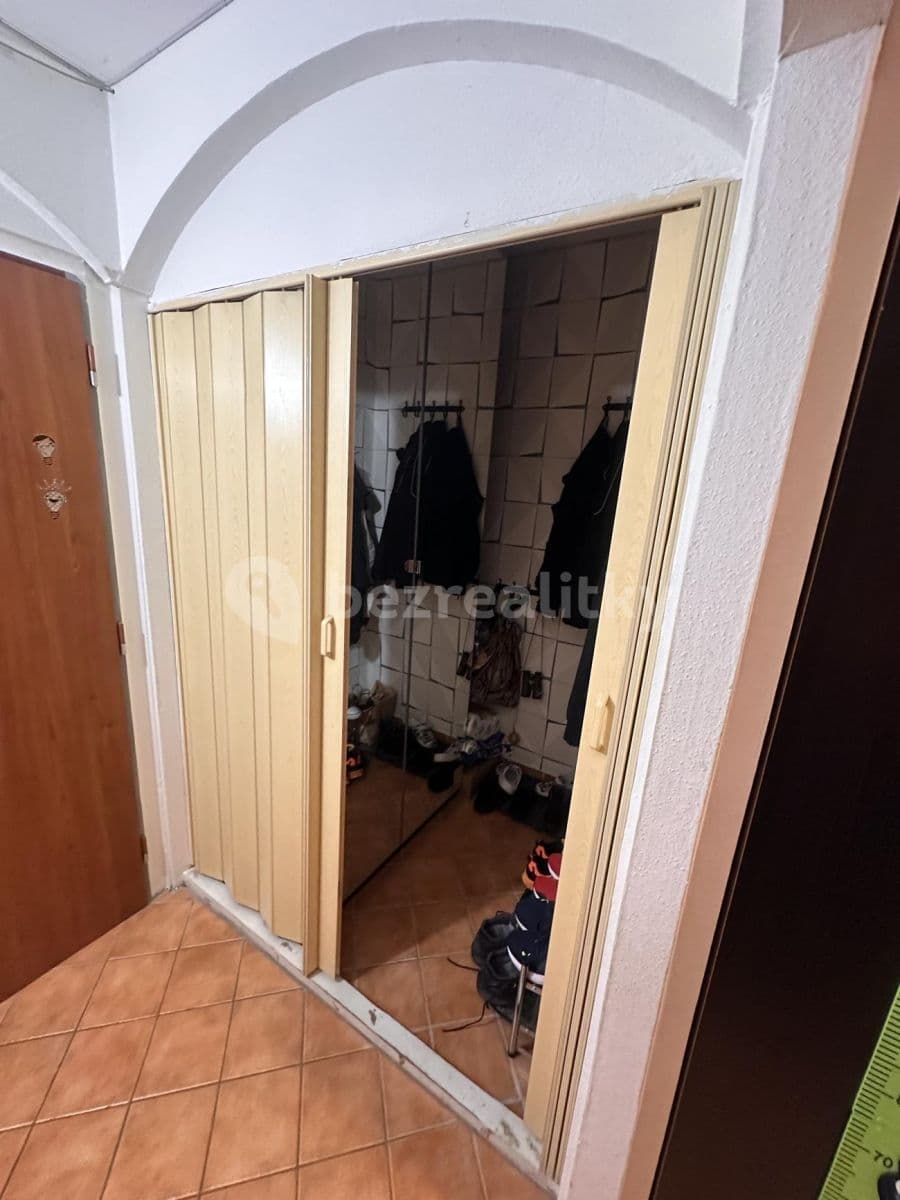 Prenájom bytu 3-izbový 74 m², Mádrova, Praha, Praha Prenájom bytu 3-izbový 74 m², Mádrova, Praha, Praha